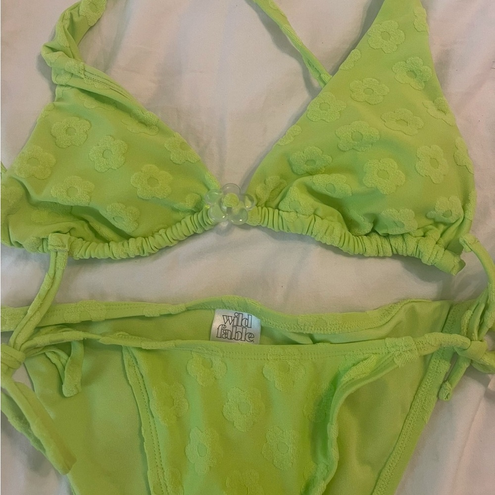 Swimsuit - Picture 4 of 6